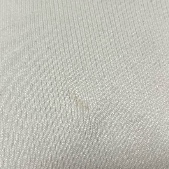 Garage- plain white tank - Picture 3 of 4